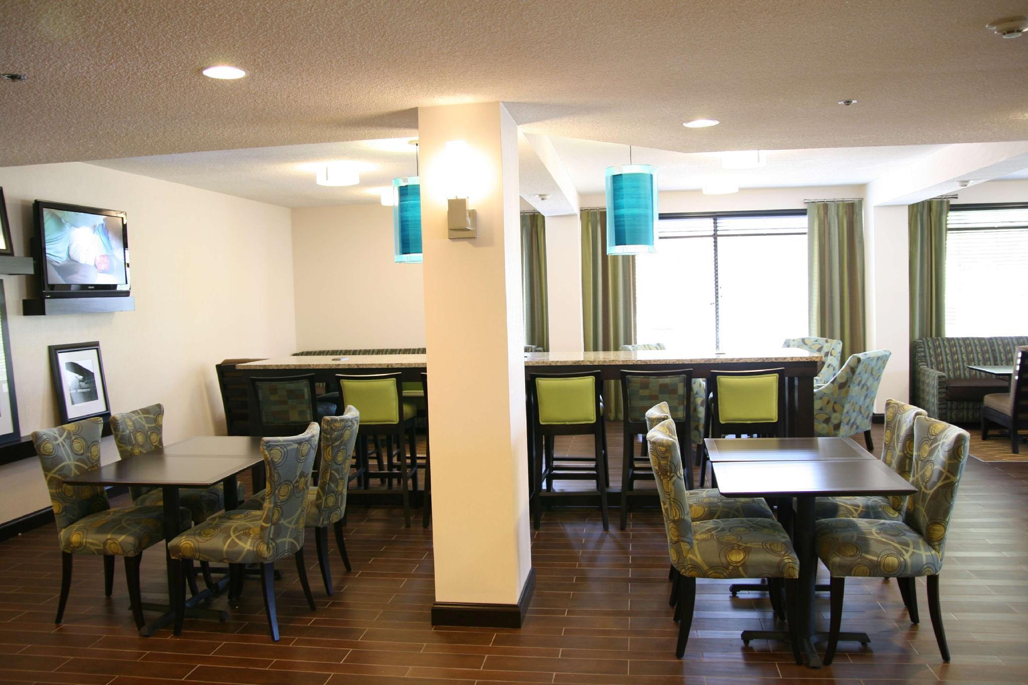 Spark By Hilton Colorado Springs I 25 Central Ресторан фото